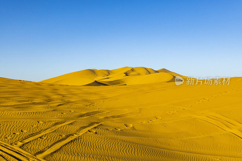 沙漠中的沙丘，Merzouga, Erg Chebbi，撒哈拉，摩洛哥